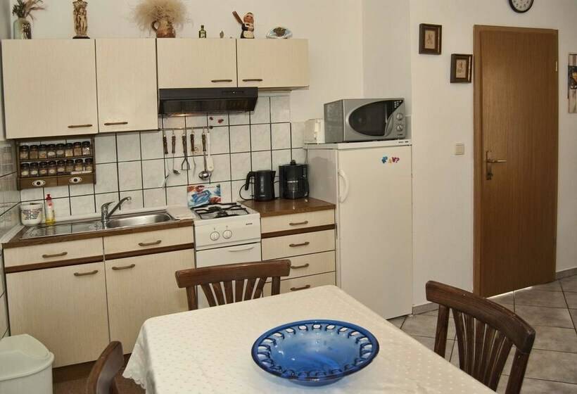 Apartments Zderic