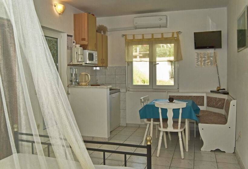 Apartments Zderic