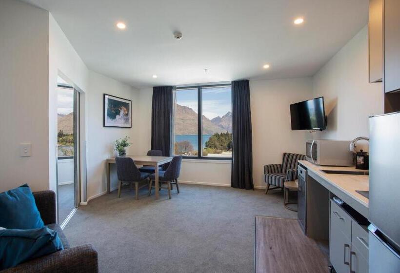 هتل Ramada By Wyndham Queenstown Central