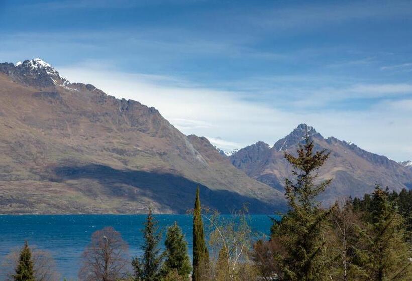 هتل Ramada By Wyndham Queenstown Central