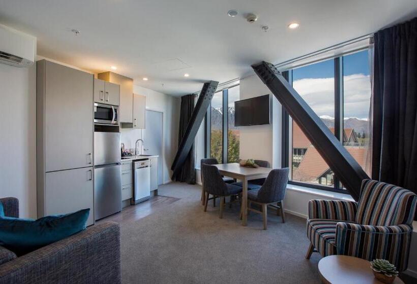 هتل Ramada By Wyndham Queenstown Central