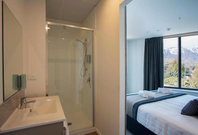 هتل Ramada By Wyndham Queenstown Central