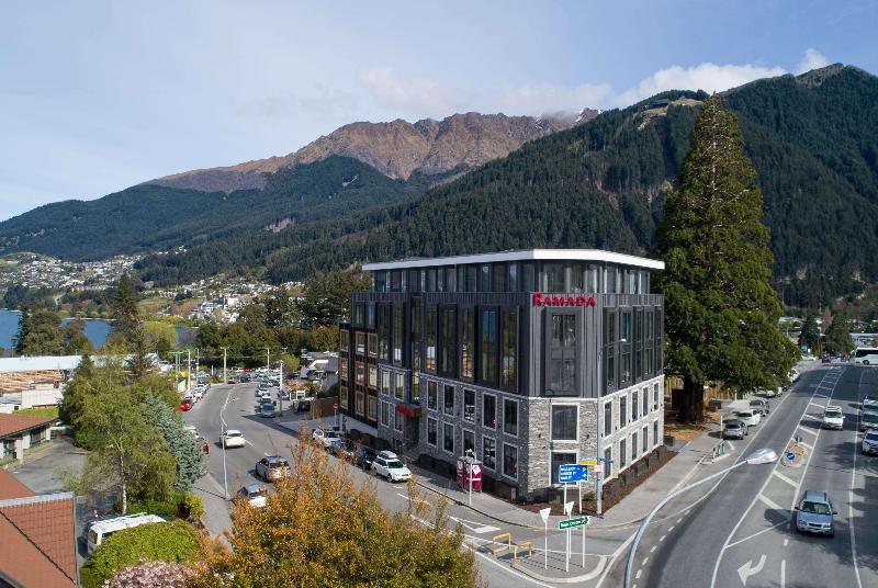 هتل Ramada By Wyndham Queenstown Central