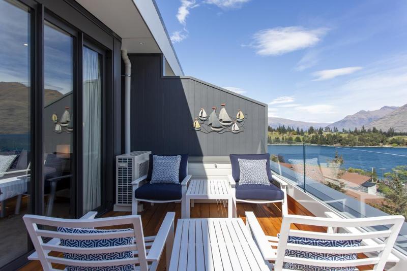 هتل Ramada By Wyndham Queenstown Central