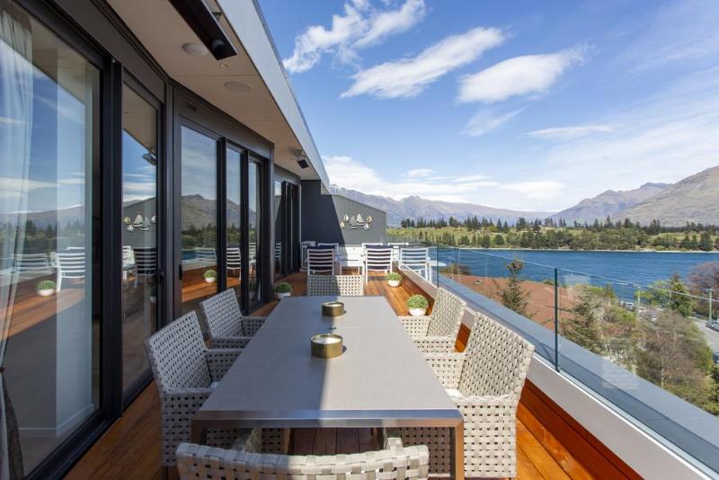 هتل Ramada By Wyndham Queenstown Central