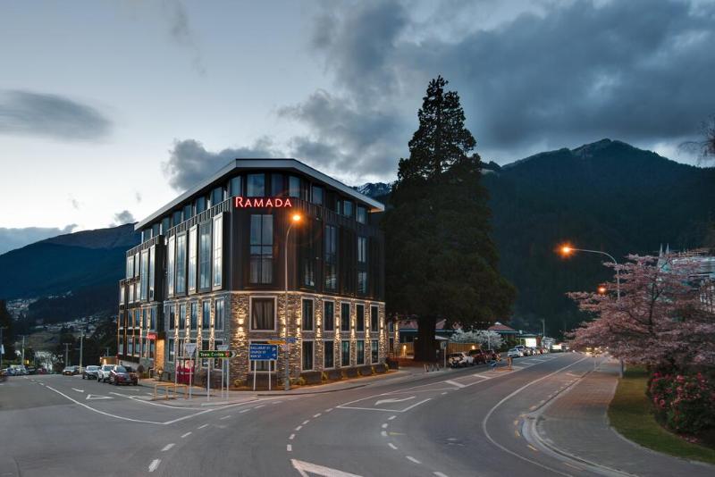 هتل Ramada By Wyndham Queenstown Central