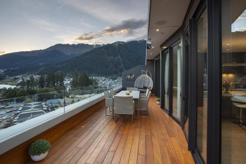 هتل Ramada By Wyndham Queenstown Central