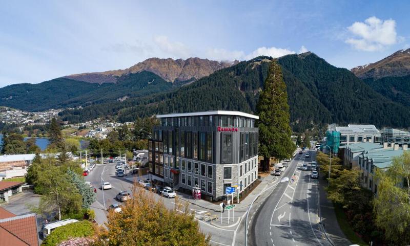هتل Ramada By Wyndham Queenstown Central