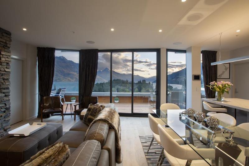هتل Ramada By Wyndham Queenstown Central
