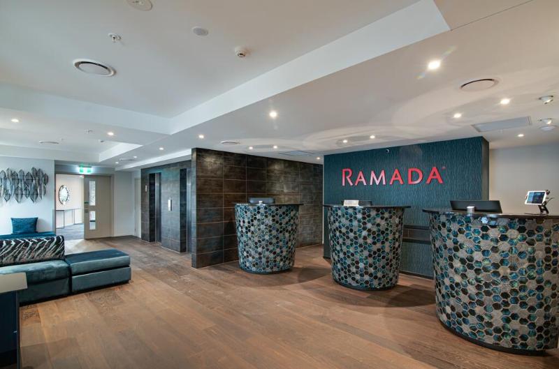 هتل Ramada By Wyndham Queenstown Central