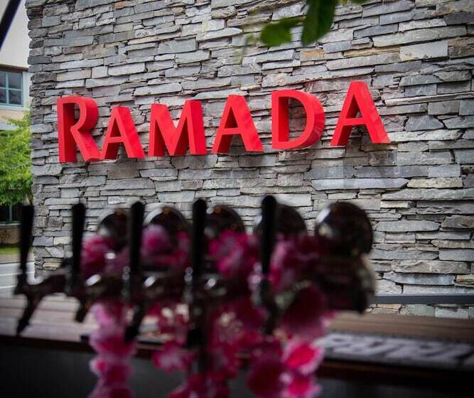 هتل Ramada By Wyndham Queenstown Central