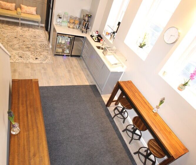 Midtown Suites