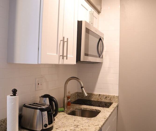 Midtown Suites