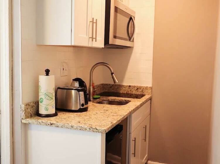 Midtown Suites