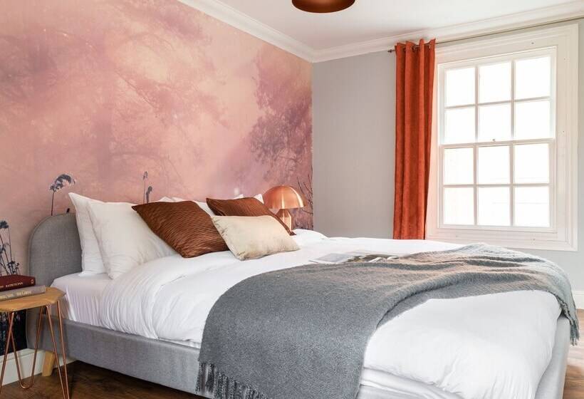 The Historic Gem Central 3bdr Maisonette