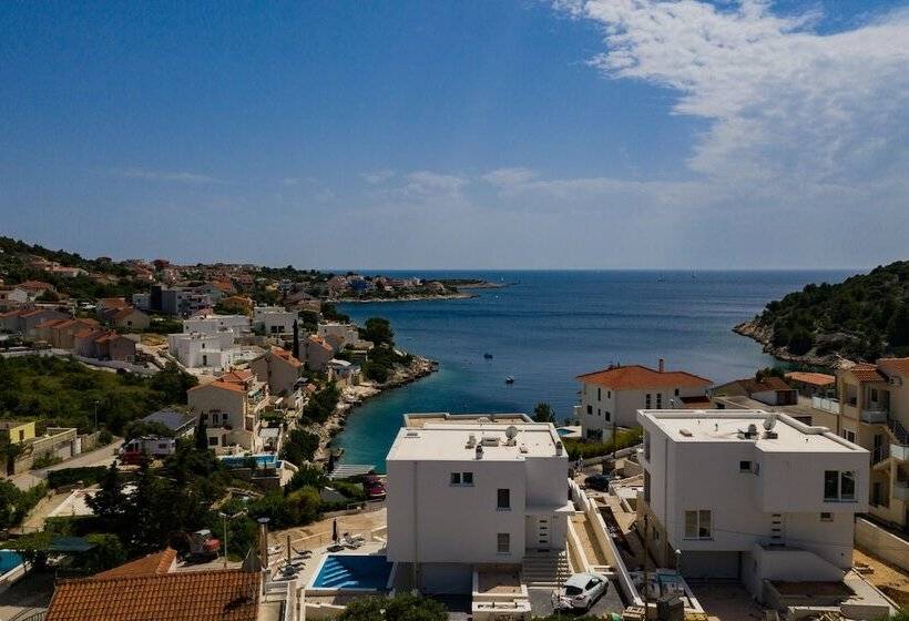 Villa Compass Luxury In A Natural Bay