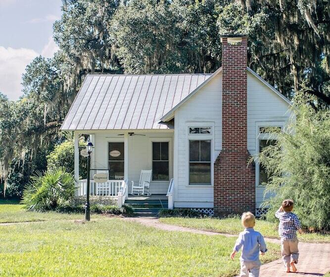 Ball House And Cottages