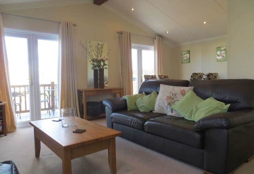 Jolie Lovely Lodge For Couples Or Family