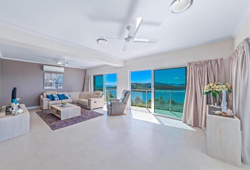 Panoramic Paradise On Shute