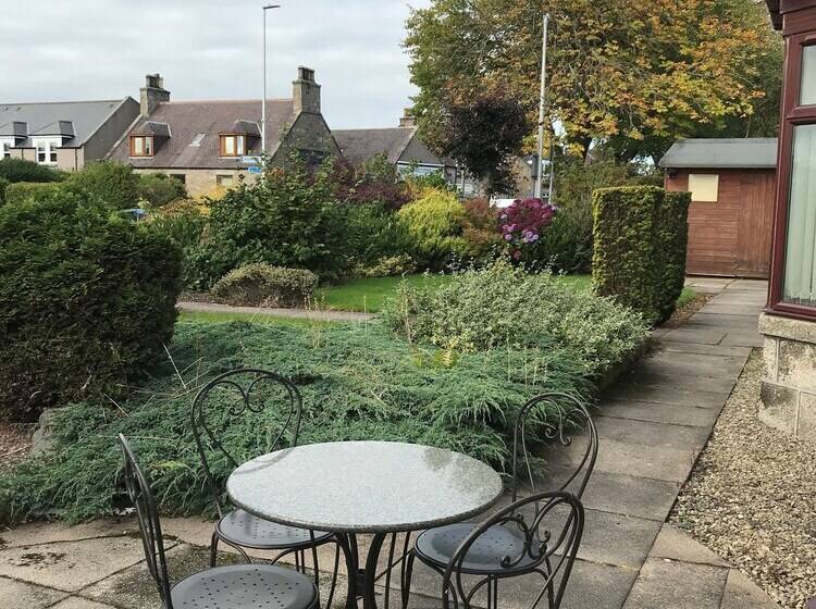 پانسیون Beeches Guest House