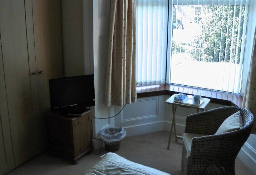 پانسیون Beeches Guest House