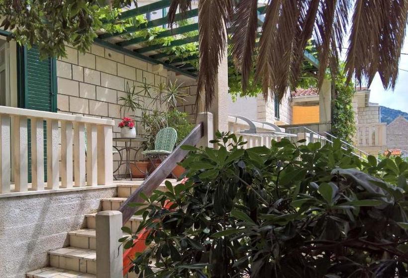 Apartments And Rooms Vojmir