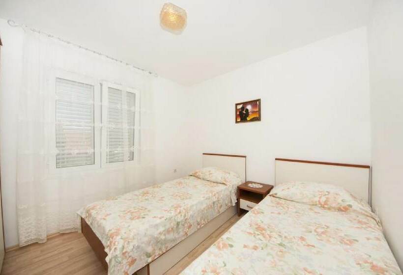 Apartments Jasenka Supetar