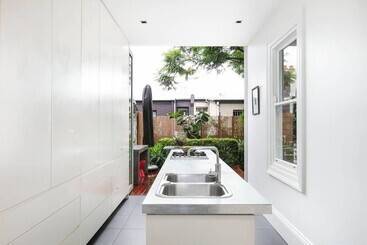 European Elegance In Darlinghurst