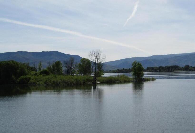 Luxury Townhouse In Wolf Creek