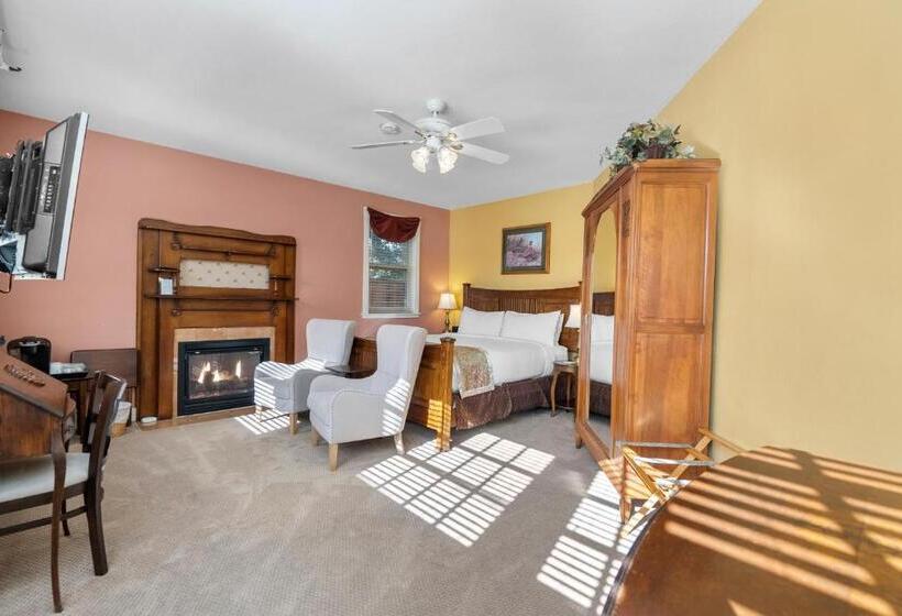 Hennessey House Bed And Breakfast