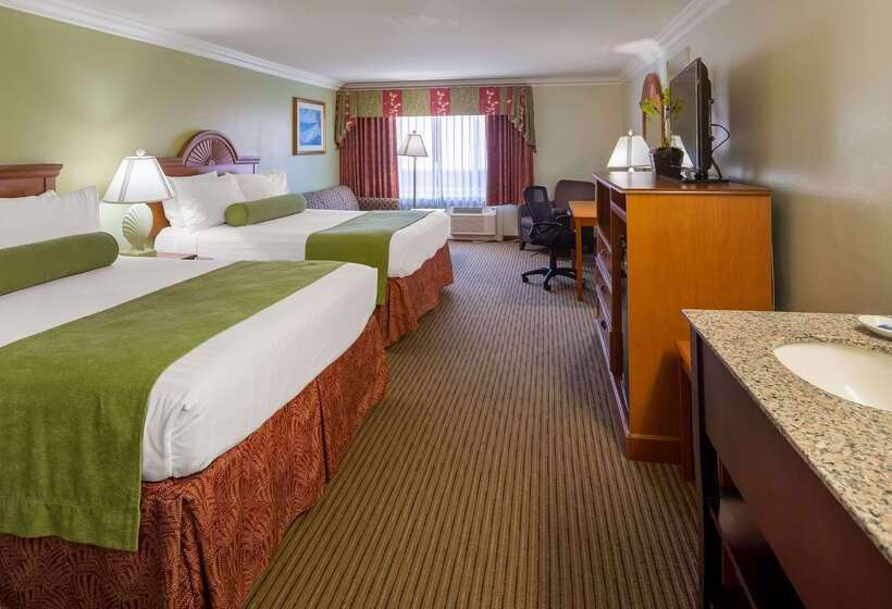 هتل Best Western Harbour Inn & Suites Huntington Sunset Beach