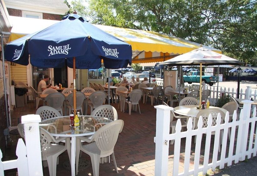 هتل Cape Cod Inn