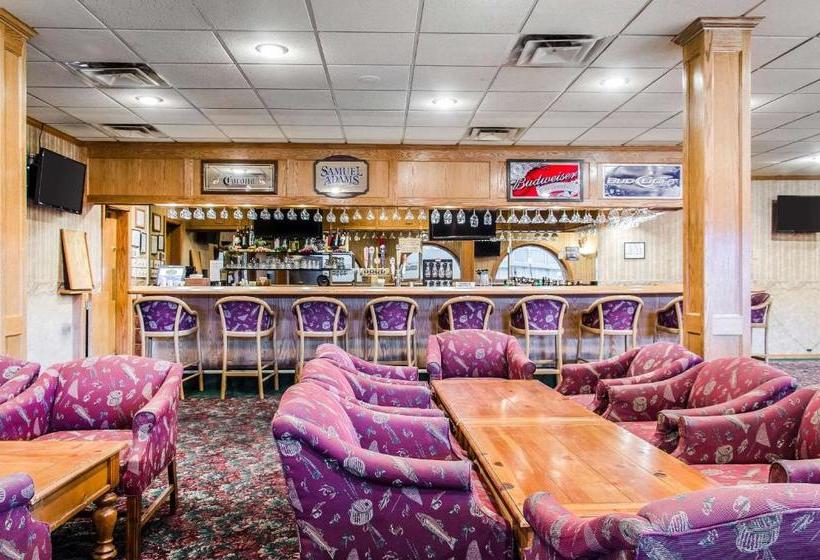 ホテル Clarion Inn Pocatello