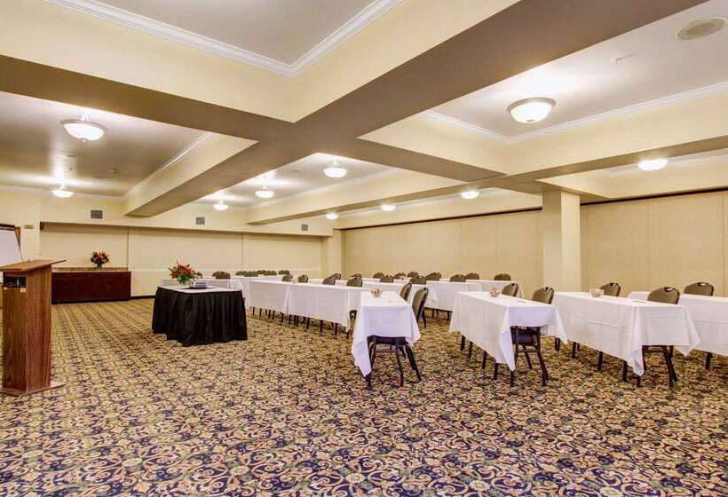 هتل Clarion Suites Anchorage Downtown