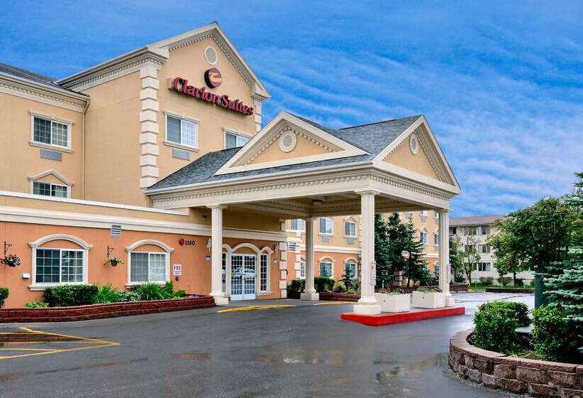 Отель Clarion Suites Downtown Anchorage