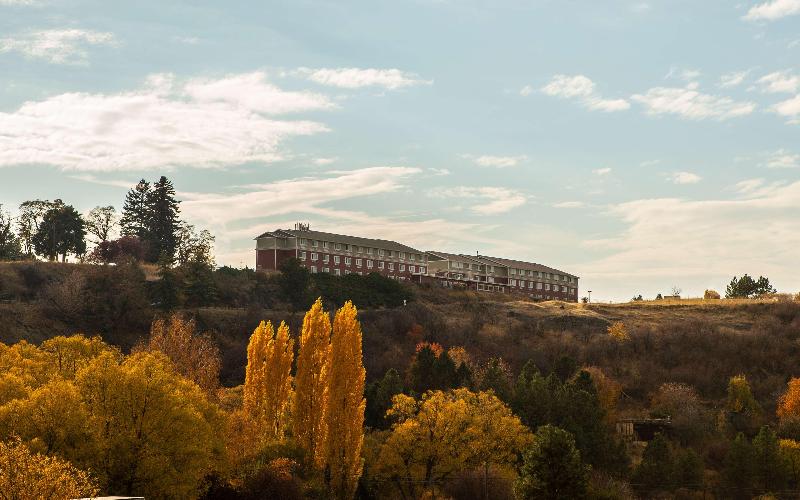 فندق Coast Hilltop Inn