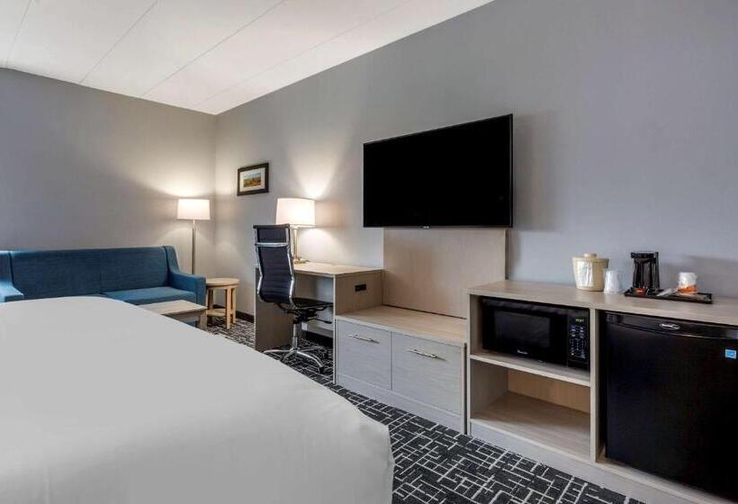 هتل Comfort Inn Hyannis  Cape Cod