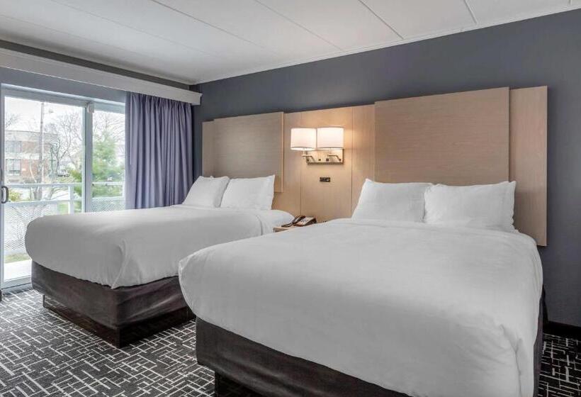 هتل Comfort Inn Hyannis  Cape Cod