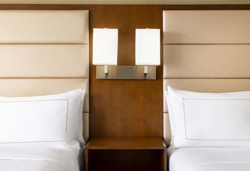בית מלון כפרי Doubletree Beach Resort By Hilton Tampa Bay   North Redingto