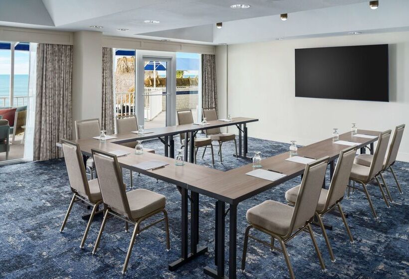 בית מלון כפרי Doubletree Beach Resort By Hilton Tampa Bay   North Redingto