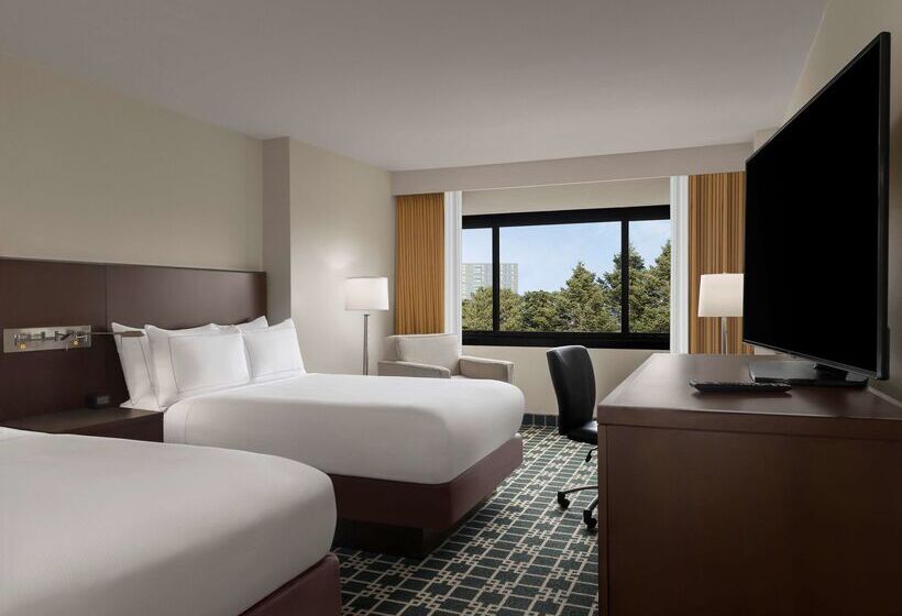 Отель Doubletree By Hilton Fort Lee   George Washington Bridge