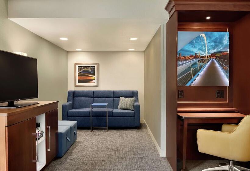 هتل Hampton Inn West Des Moines Lake Drive