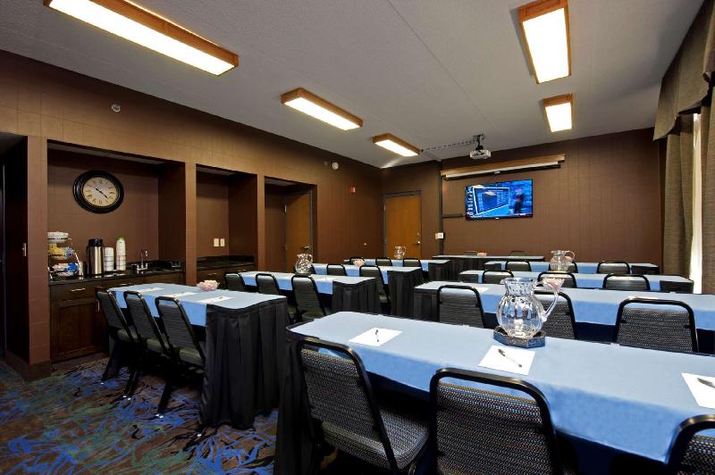هتل Hampton Inn Grand Rapids South