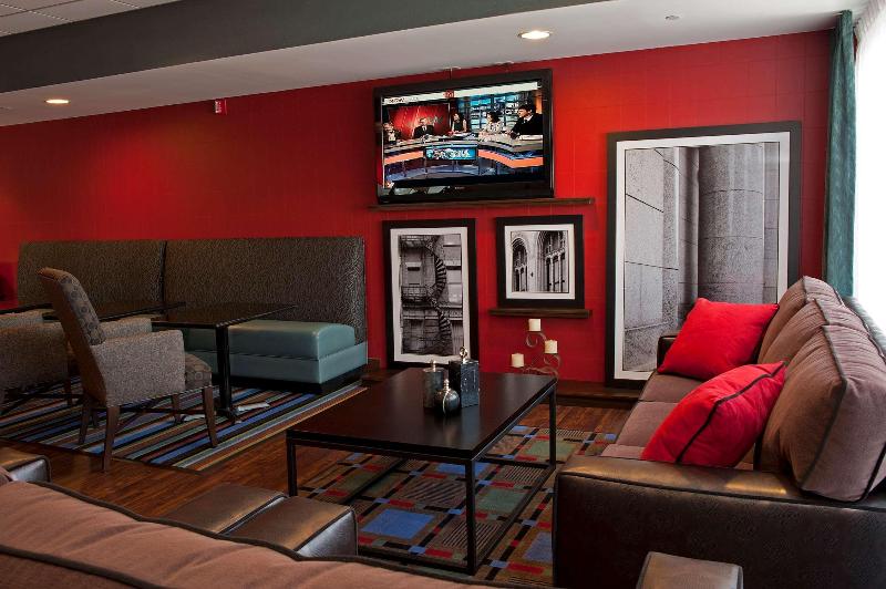 هتل Hampton Inn Grand Rapids South