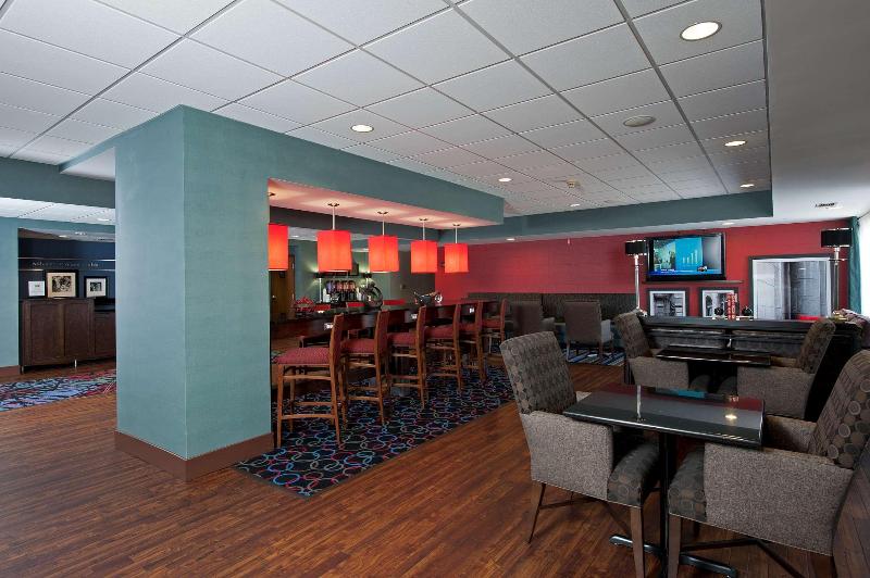 هتل Hampton Inn Grand Rapids South