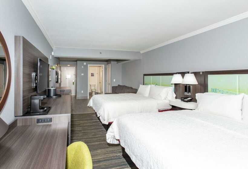 هتل Hampton Inn St. Augustine Beach