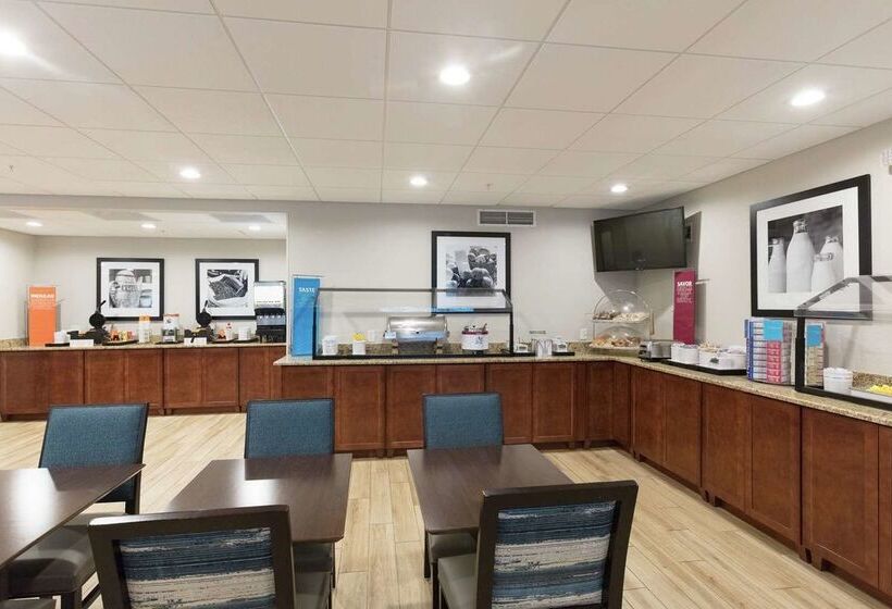 هتل Hampton Inn St. Augustine Beach