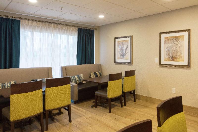 هتل Hampton Inn St. Augustine Beach