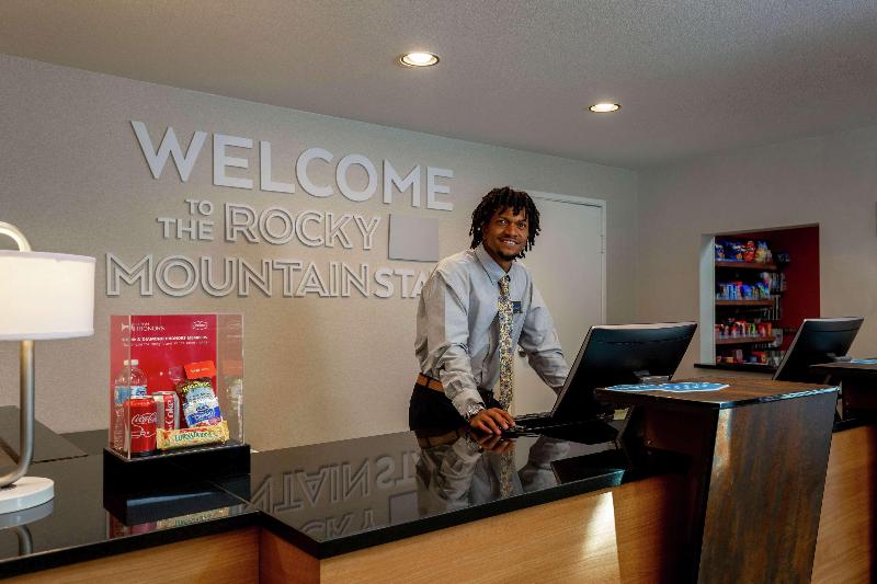 هتل Hampton Inn & Suites Denver Tech Center