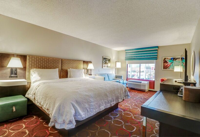 هتل Hampton Inn Tropicana